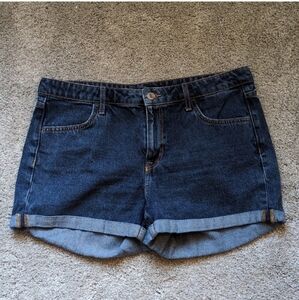 H&M &Denim cuffed medium wash denim jeans shorts size 10